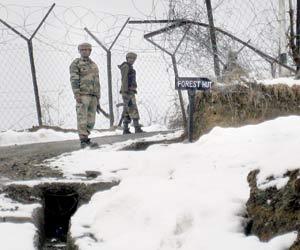 Indian Army's Director General asks Pakistan Army to help ensure peace along LoC