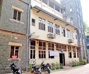 Medical officer at Nagpada Police Hospital suspended for patient's death