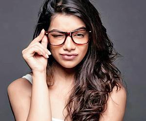 Permanent Roommates star Nidhi Singh set for her big screen debut