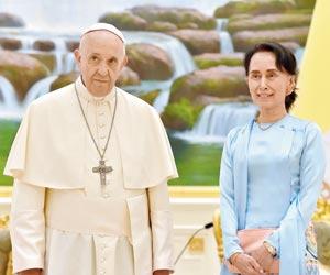 Pope tiptoes around Rohingya crisis in Myanmar address
