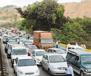 Pune: RTO official suspended for illegally certifying 74 vehicles as fit