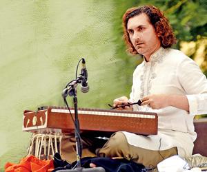 17 Indian classical artistes will perform non-stop for 21 hours!