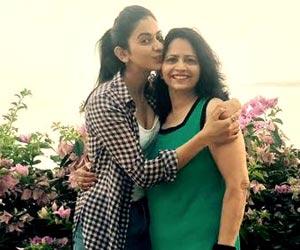 Rakul Preet Singh takes a detox break with her mom, see photos