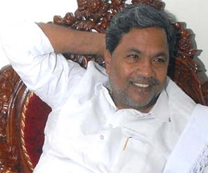 Siddaramaiah urges PM to appoint 'untainted person' as CM candidate