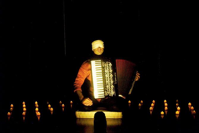Anant Dayal incorporates the sonic and visual potential of the piano accordion in his work as a storyteller-musician