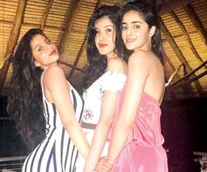 Malaika Arora shares photo of Suhana Khan, Shanaya Kapoor and Ananya Pandey