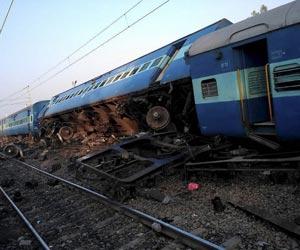 14 wagons of goods train derail in Odisha