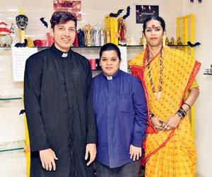 Mumbai's 'witches' come together to celebrate Halloween