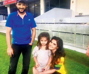 Zareen Khan spends time with Shahid Afridi and his daughter Asmara