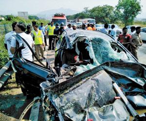 Three of Panvel family killed in Mumbai-Pune Expressway crash