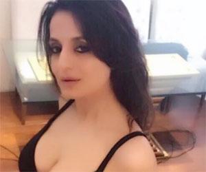 Ameesha Patel trolled by online perverts for these photos