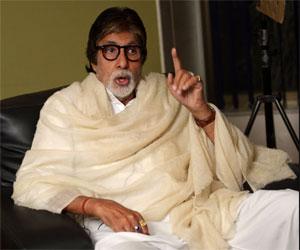 Amitabh Bachchan denies reports of 'close escape from car accident'