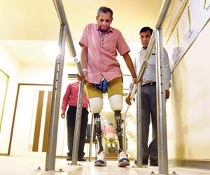 Udvada train accident: Limbless Aspi Sepoy gets back on his feet Udvada train accident: Limbless Aspi Sepoy gets back on his feet