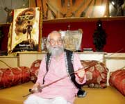 Babasaheb Purandare will take stage to narrate stories of Shivaji at 95