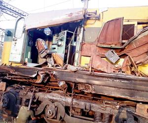 Mumbai: Engine collision at CSMT injures five railway staff