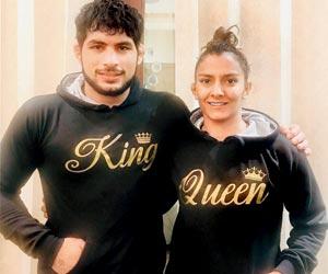 Geeta Phogat and husband Pawan Kumar wear couple hoodies