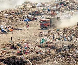 Mumbai: BMC yet to get contractors for closing the Mulund dumping ground