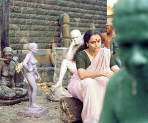 Director Ravi Jadhav wants to rid nude artist models from stigma