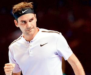 ATP World Tour Finals: Roger Federer downs Marin Cilic to extend winning streak
