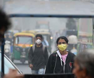 Delhi to be sprayed with water amid deepening smog emergency