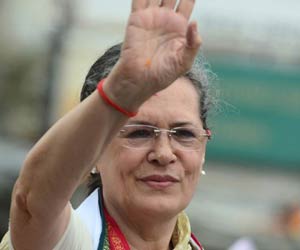 Subramanian Swamy: CBI, ED should register case against Sonia Gandhi