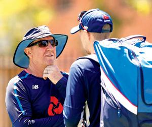 Ashes: Batting collapses worry England coach Bayliss