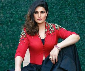 Zareen Khan mobbed by strangers, situation goes out of control