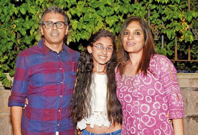 Alaiha Vanjar with her parents, Hushna and Omar. Pic/Sneha Kharabe