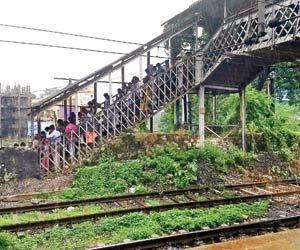 Mumbai's Elphinstone and Currey Rd station FOBs to miss January 31 deadline
