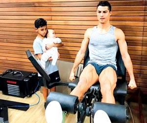 Cristiano Ronaldo shows off ripped legs in Instagram workout photo