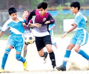Daksh Sojitra's goal secures win, promotion for DY Patil