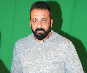 Sanjay Dutt meets soldiers of Indian Army in Bikaner