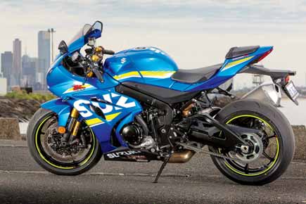 Suzuki GSXR1000 and its R version has everything to impress you
