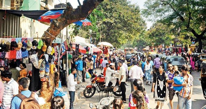 Congress pitches to protect hawkers