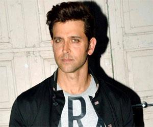 Hrithik urges his friends to stop taking sides in public spat with Kangana