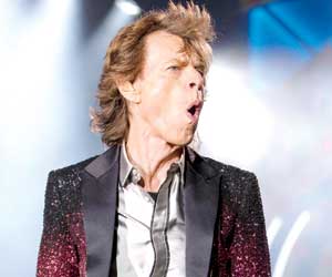 74-year-old Mick Jagger dating 22-year-old girl?