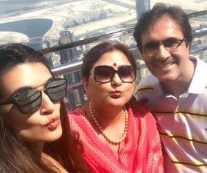 Kriti Sanon shares amazing pictures with her family from Dubai holiday
