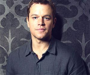 Matt Damon crashes Chris Hemsworth's interview