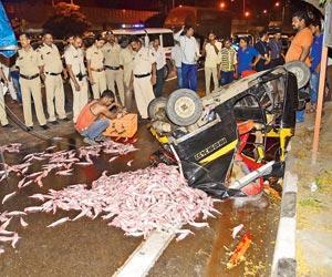 Mumbai: Miracle escape for auto driver in tempo crash on WEH