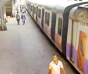 Mumbai: 4 days after girl jumps out of train fearing molestation, culprit held