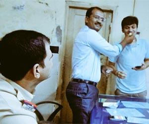 When Mumbai police celebrated complainant's birthday at the police station!
