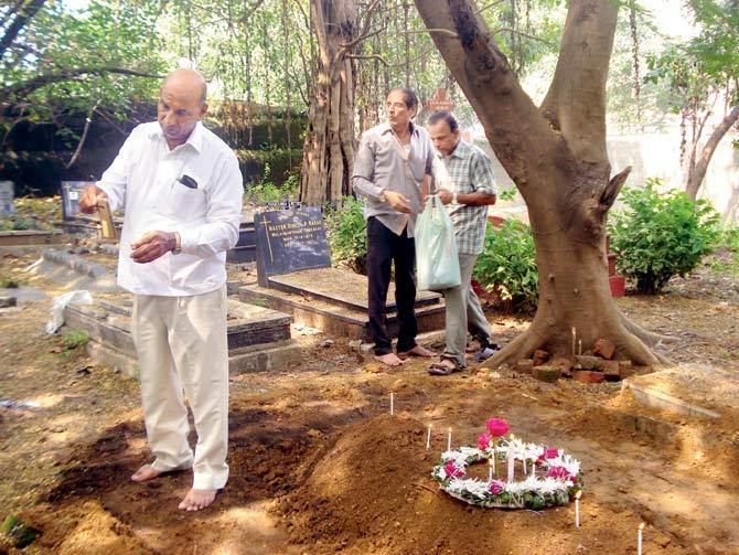 The burial at the church in Sewri