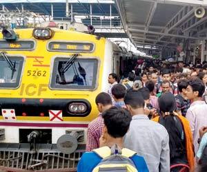 Virar and Nalasopara stations in urgent need of fast-paced expansion