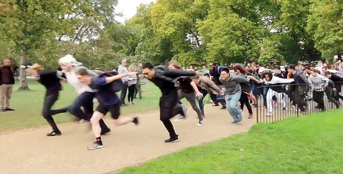 Naruto Run events in the London. Pics/youtube