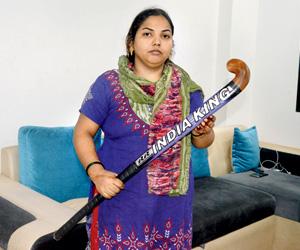 Mumbai Crime: Knife-wielding thief no match for this Vasai 'hockey' mom