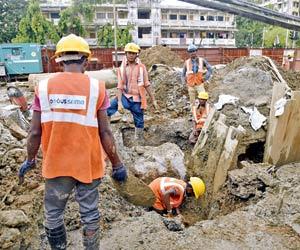 Mumbai: BMC sends notice to MMRCL over sewerage line ruptured during Metro work