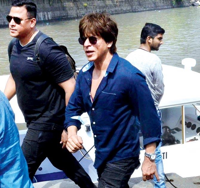 Shah Rukh Khan returns from Alibaug
