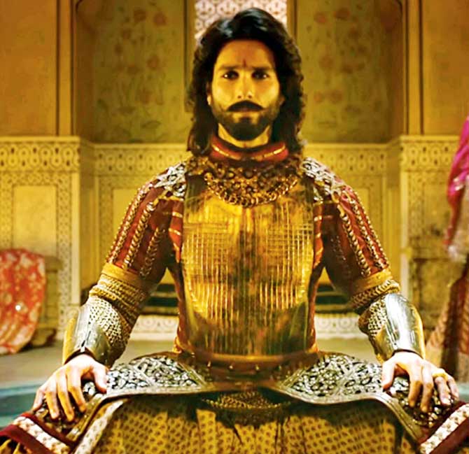 Mind games behind Ranveer Singh and Shahid Kapoor's 'Padmavati' costumes
