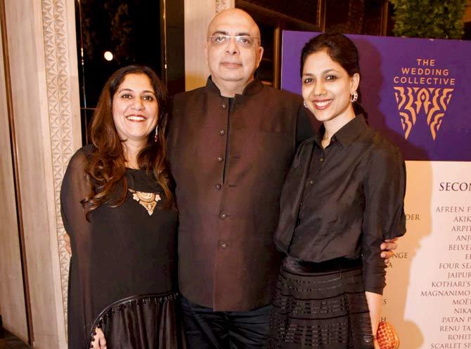 Shilpi Jatia and Ritu Bagrodia with Tarun Tahiliani