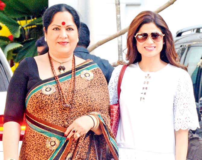 Shamita Shetty with mother Sunanda